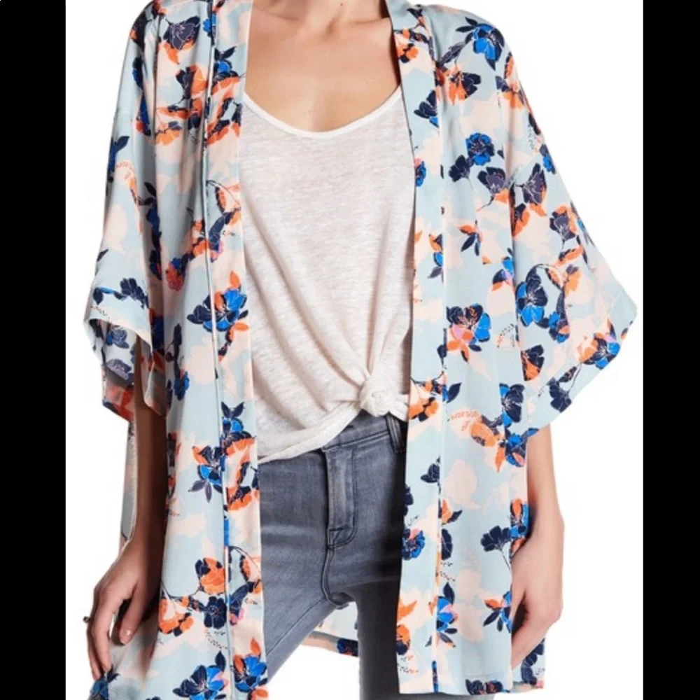 4/$25 Ro & De Mint Floral Kimono Small